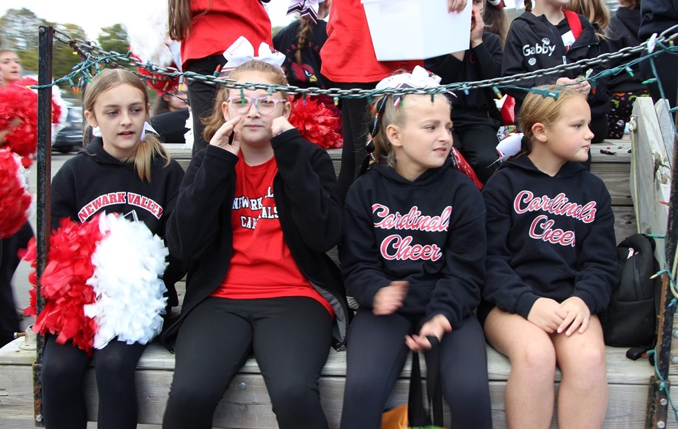 Cheerleaders on float 